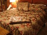 NEWER COMFORTER SET ONLY