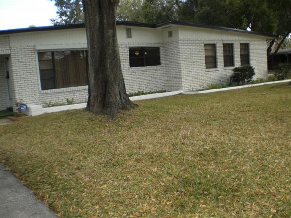 Beautiful home for sale large lot in excellent ready to move in condition.Located close to the college .