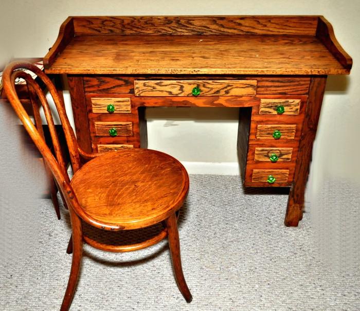 solid wood desk and chair vvg