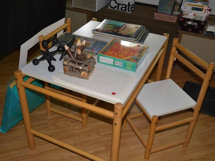 Children's Table with 2 Chairs