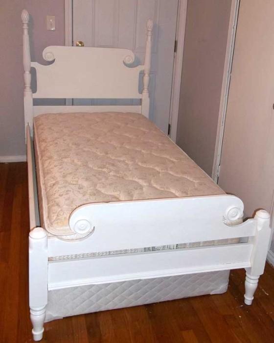 ANTIQUE SINGLE POSTER BED, WITH PINEAPPLE FINIALS, PAINTED WHITE, WITH MATTRESS & BOX SPRINGS ~ JUST NEEDS SLATS