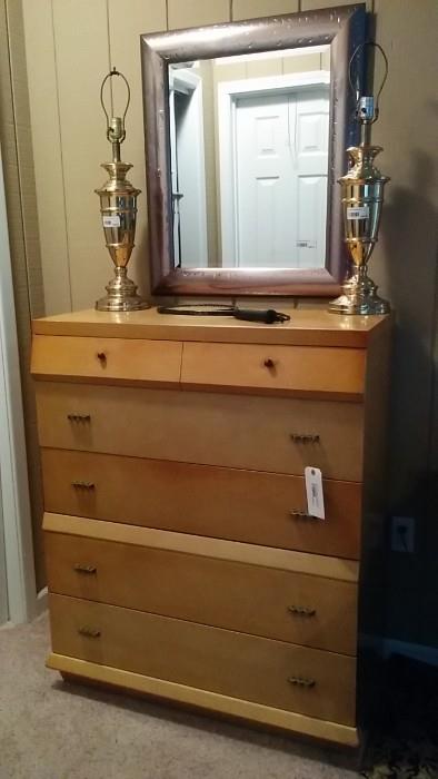 5-drawer chest of drawers, made by the United Furniture Corporation, Lexington, NC