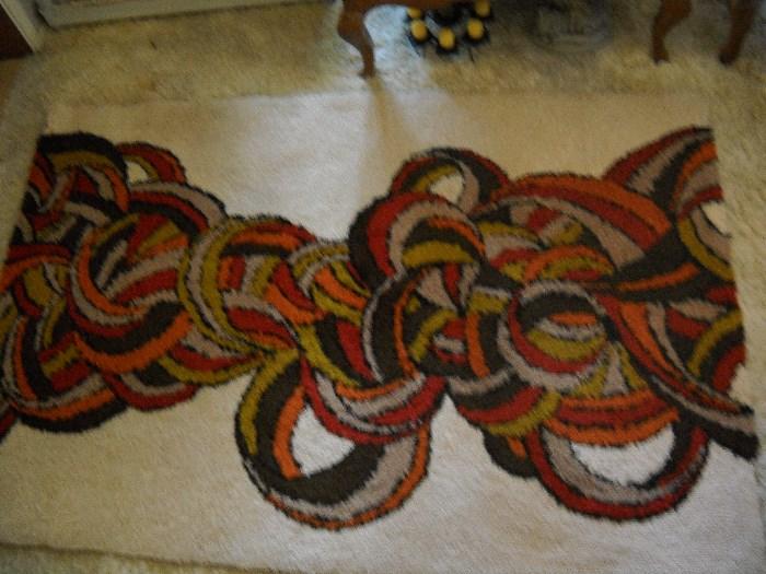 Vintage Mid-C Area Carpet Rug