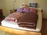 Eiderdown, Down and Wool Bedding in Very Good Condition (Duvets, Comforters, Blankets and Pillows)