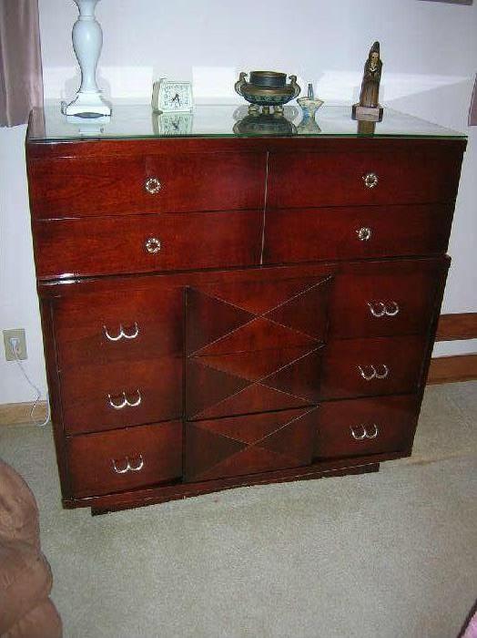 CHEST OF DRAWERS WITH BEDROOM SET