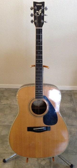 yamaha FG-441 acoustic guitar with hard case