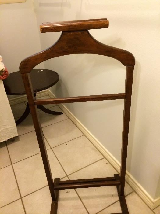                                 Man's valet stand