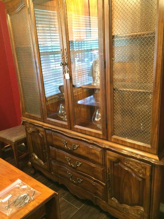                         China cabinet (with light)