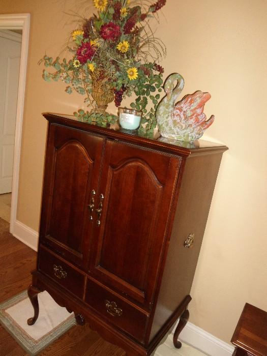 Queen Ann Chest .. with double doors that open. Lots and lots of Designer Accessories...Take a LOOK.