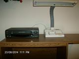 VHS-PLAYER & DESK LAMP