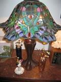 BEAUTIFUL STAINED GLASS LAMP & HATPINS