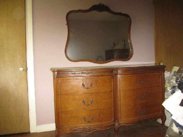 Antique Queen bedroom set: Bed, dresser and two nightstands