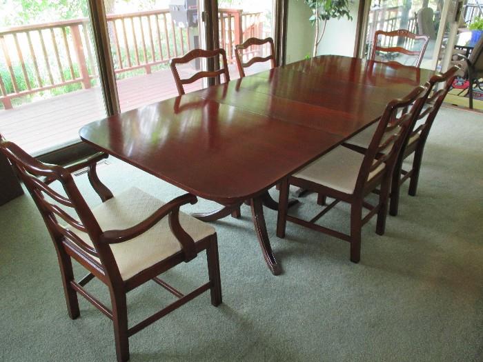 Dining table with all 3 leaves in