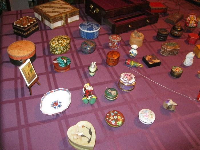 Another picture of trinket boxes.