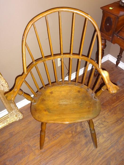 Antique hoop-back Windsor chair
