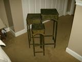 NESTING TABLES