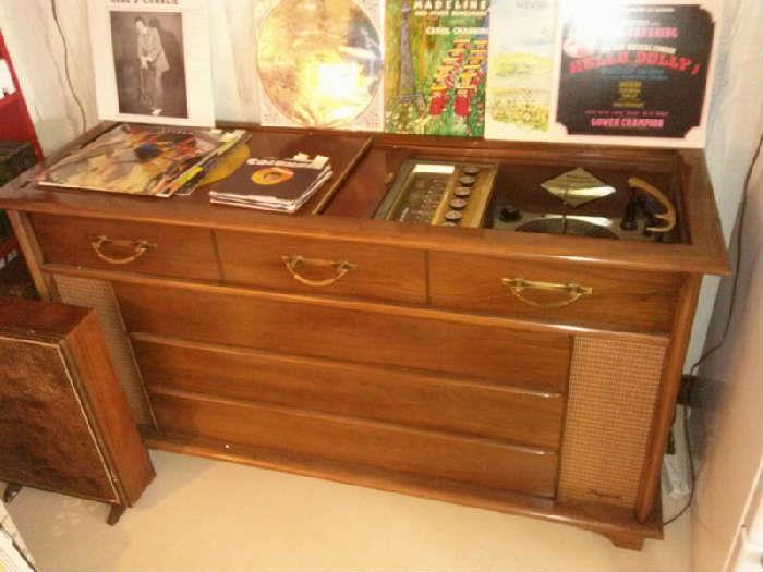 Magnavox console stereo and records