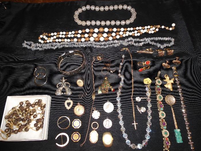 Costume Jewelry, Many other pieces to be viewed....