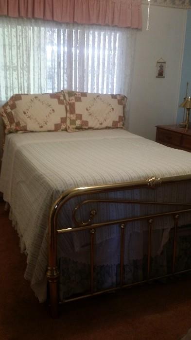 FULL SIZE BRASS BED SET