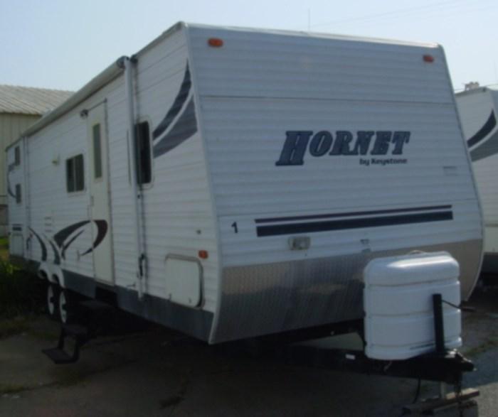 2005 32' Hornet Camper Trailer
