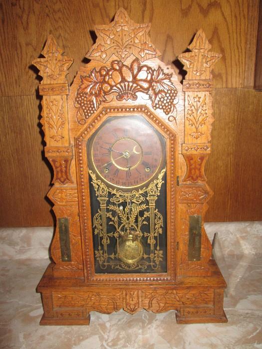 Gingerbread kitchen clock with key
