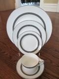Vera Wang Wedgewood China - 8 Complete Place Settings  Cosmos pattern