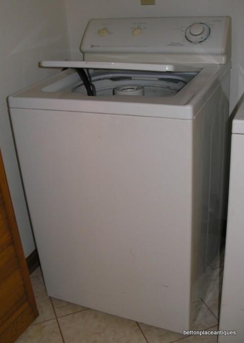 Washer  working.....bring help to load....cash only sale