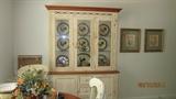 nice china hutch has table that matches