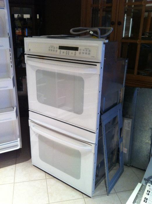 GE Double Oven White