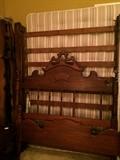                        Beautiful antique 3/4 bed