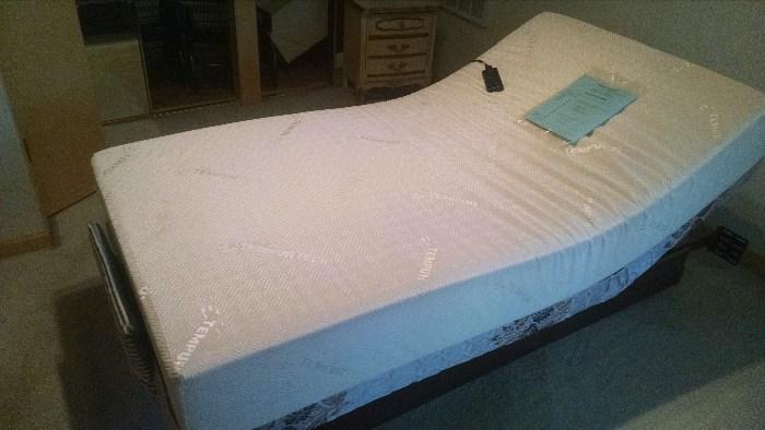 TEMPUR-PEDIC  ELECTRIC TILT  BED ...SO COMFORTABLE  ......SHOWROOM NEW !!!! 