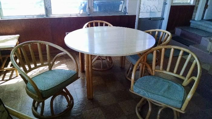 ***GORGEOUS*** RATTAN / BAMBOO TABLE W/ 4 SWIVEL CHAIRS...GREAT FOR YOUR NEXT HAWAIIAN P-A-R-T-Y !!