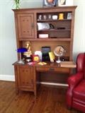 Cargo Desk  and Hutch