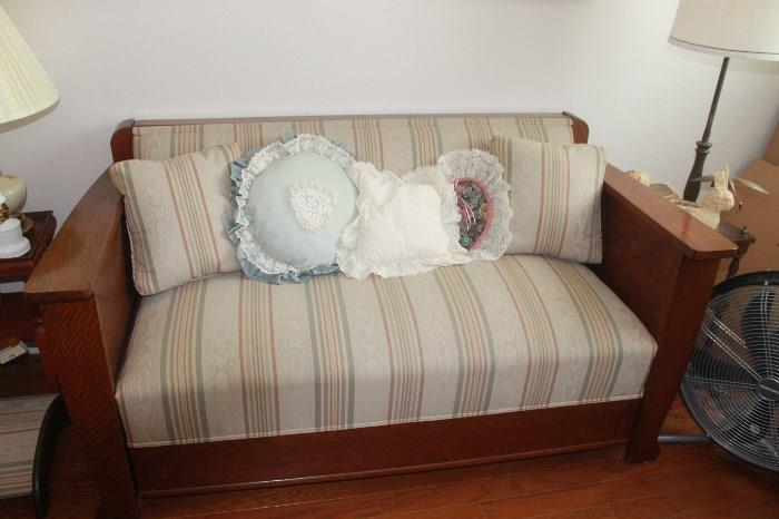 Vintage Oak Arts and Crafts Sofa Bed (early 1900'S)