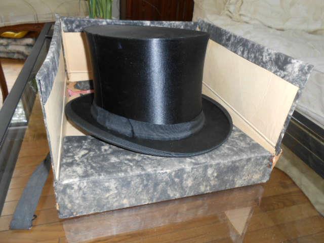 Vintage collapsable Top Hat with box