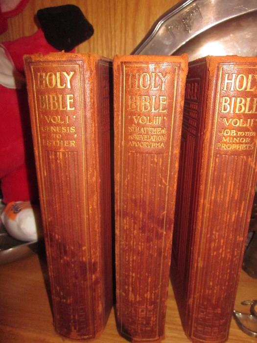 Holy Bible, Leather bound books