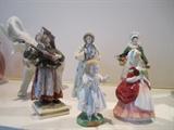 FIGURINES