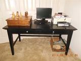 Table desk with 2 drawers.