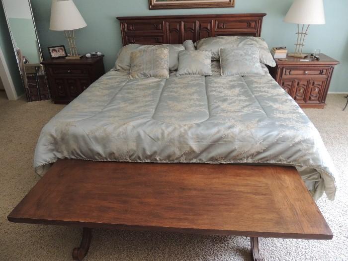 Cal King Bed w/ Memory foam Mattress