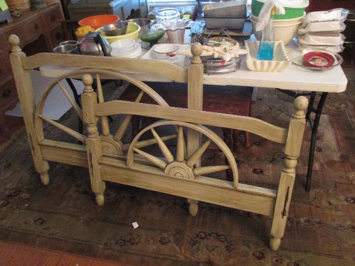 Cool vintage wagon wheel western cowboy motif twin bed headboard and footboard of the 1950's -60's