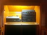 Vector Research equalizer/receiver and Realistic turntable.  Magnum speakers. 