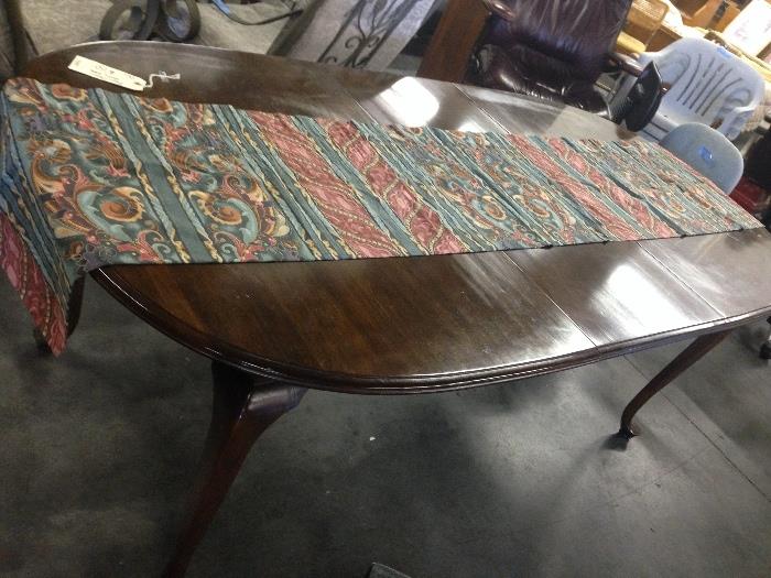 Mahogany Dining Room Table - Great Condition