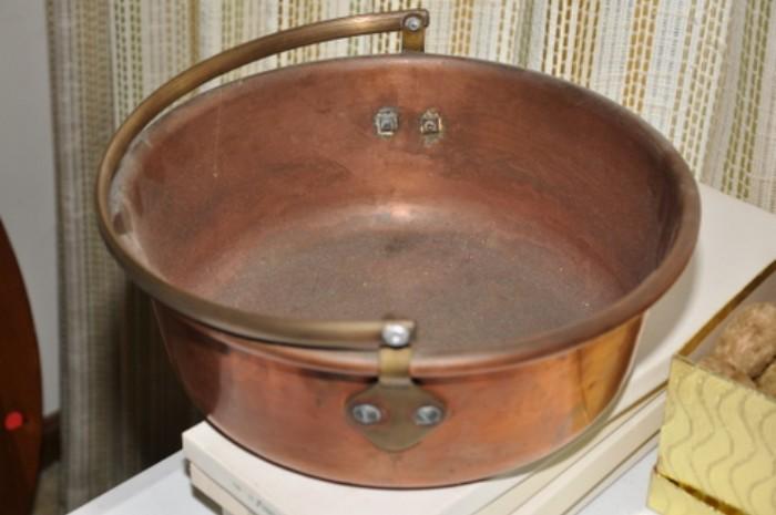 480 Copper pot with brass handle