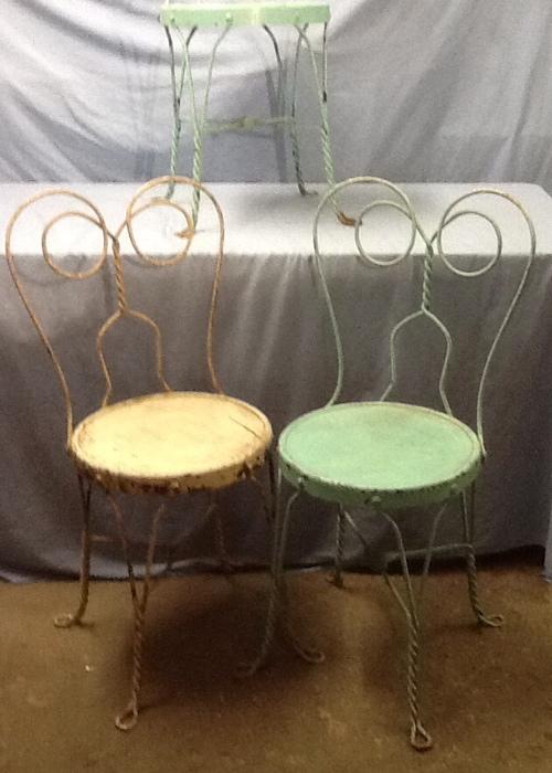 There are SIX of these ice cream chairs, 4 in aqua and 2 in white.