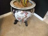 Oriental Pot w/Stand Dragon Art Design