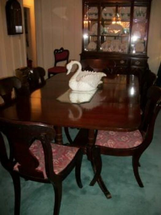 Vintage mahogany dining table and six chairs