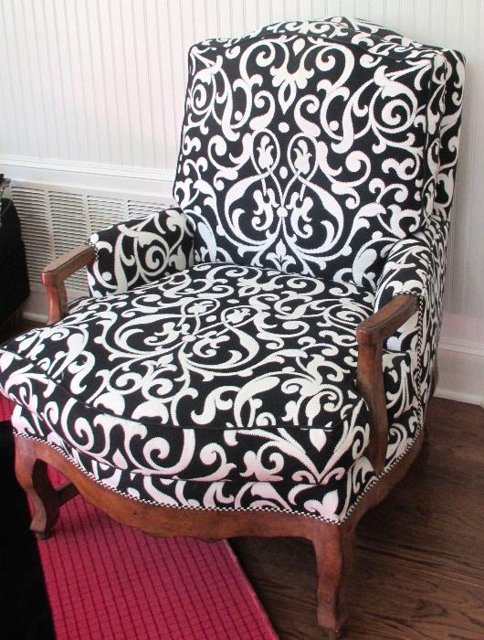 Sussex Black & White Chair in Alder Golden Walnut Finish