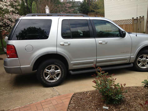 2002 Ford Explore with 112k miles in VERY GOOD CONDITION