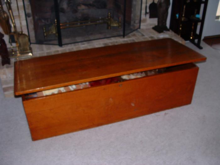 beautiful antique quarter sawn oak blanket chest