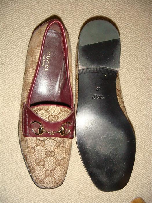 size 7 1/2 authentic Gucci canvas loafers